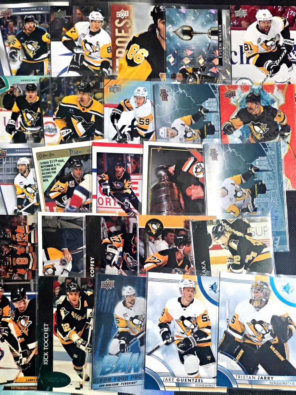 Pittsburgh Penguins Hockey Card Lot - 25 Cards, Crosby, Lemeuix, Malkin